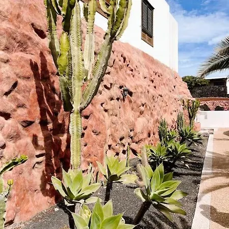 Casa Buna Colorada *