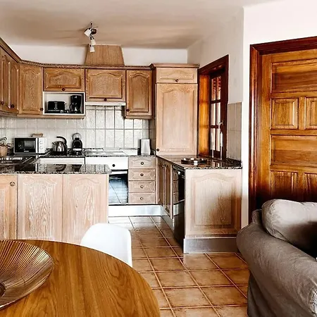 Casa Buna Colorada